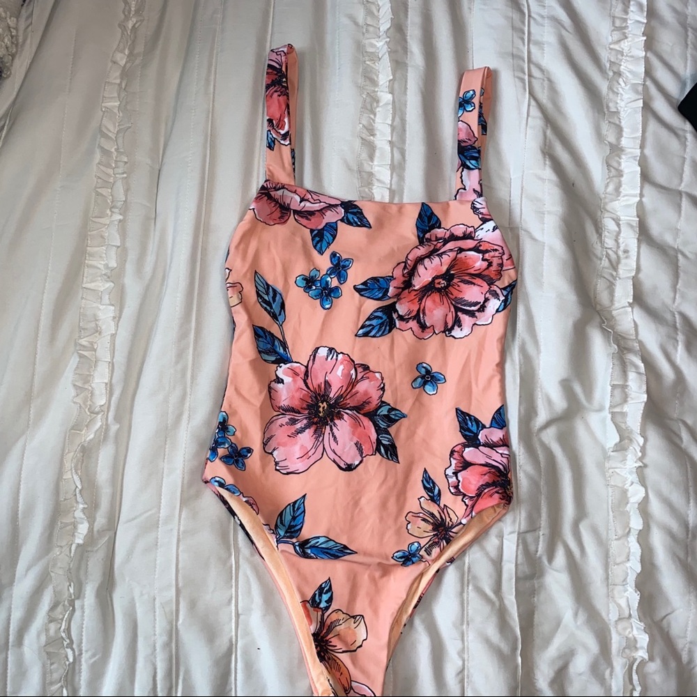KULANI KINIS ONE PIECE
